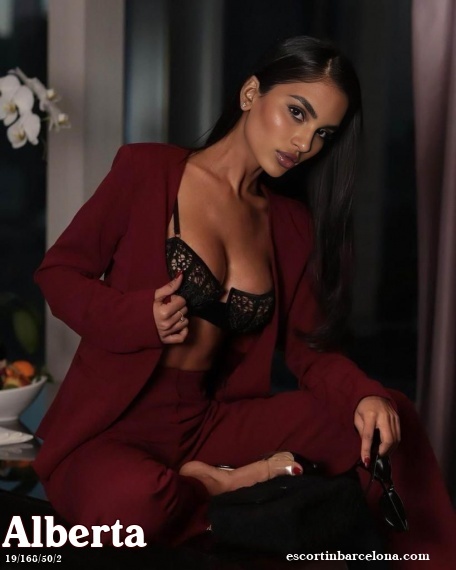 Alberta, Russian escort who offers massages in Barcelona